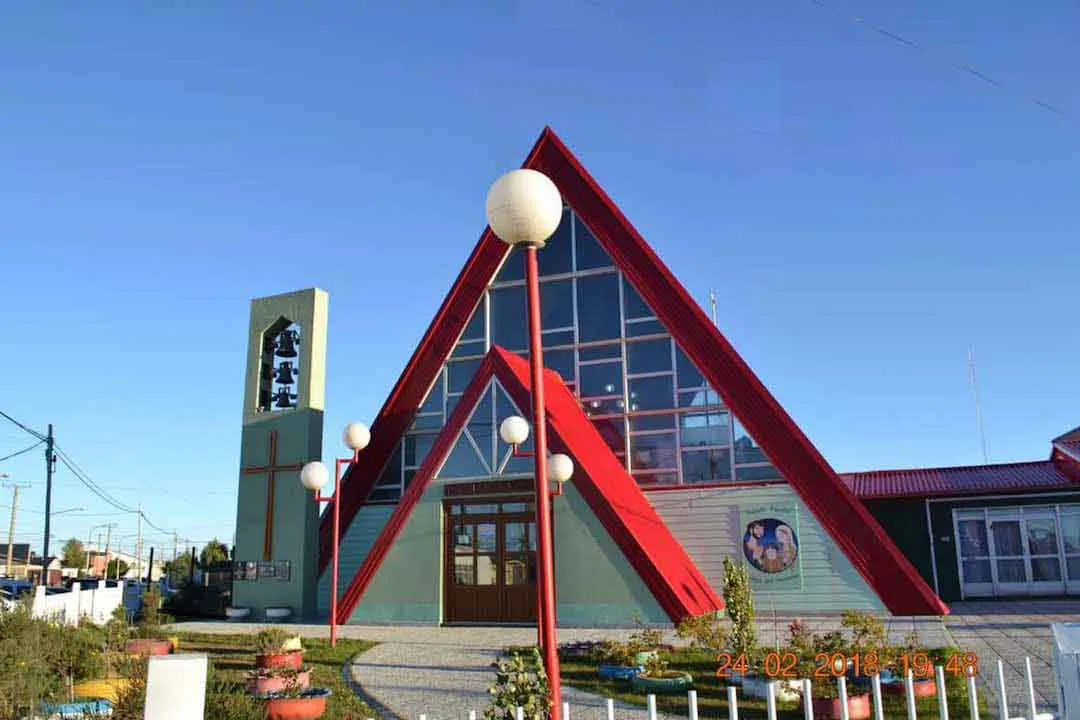 parroquia-sagrada-familia-rio-grande-tierra-del-fuego-0