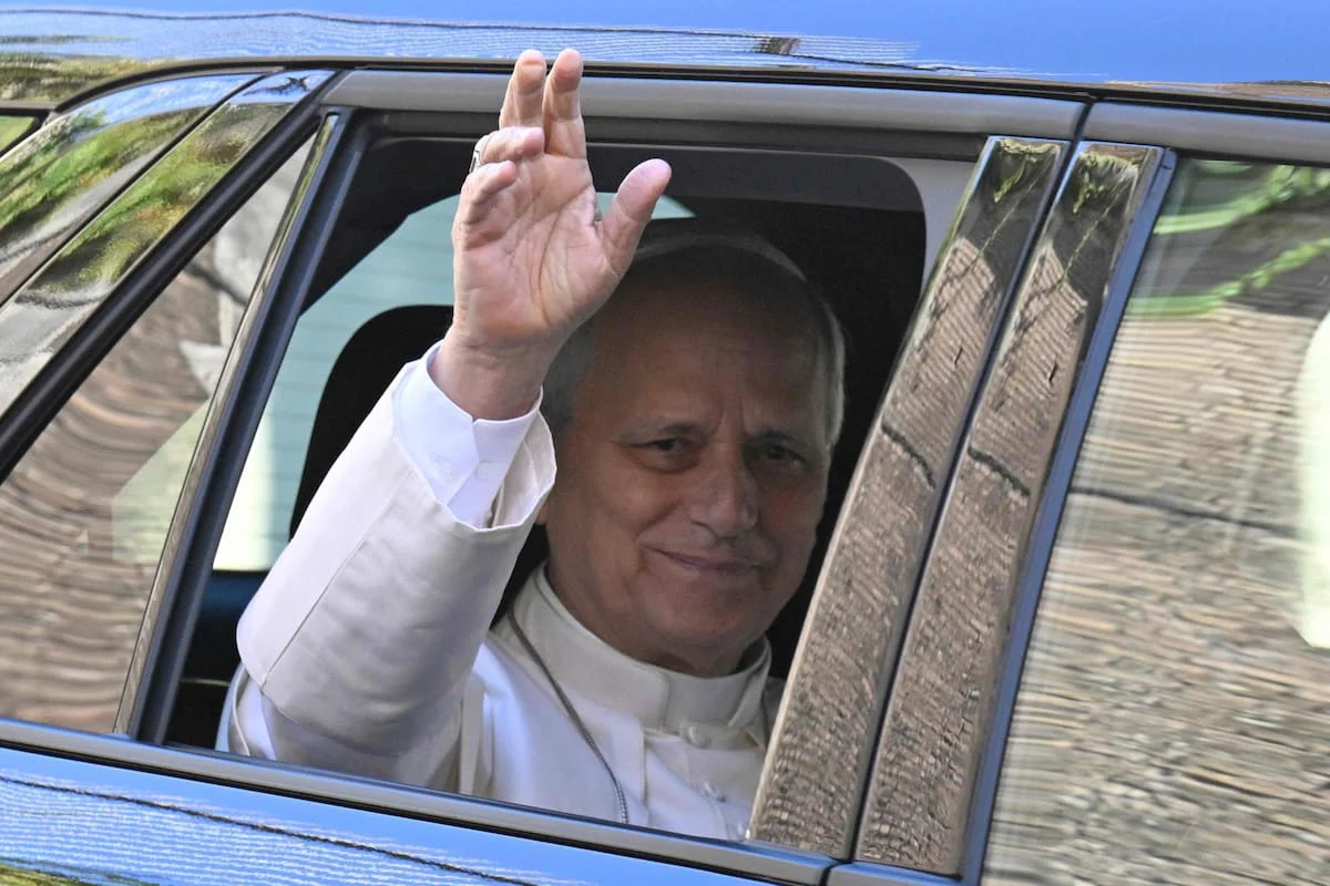 el-papa-leon-xlv-en-su-llegada-al-hospital-GNI46US5GJCLTJ576ILL6BVSBE